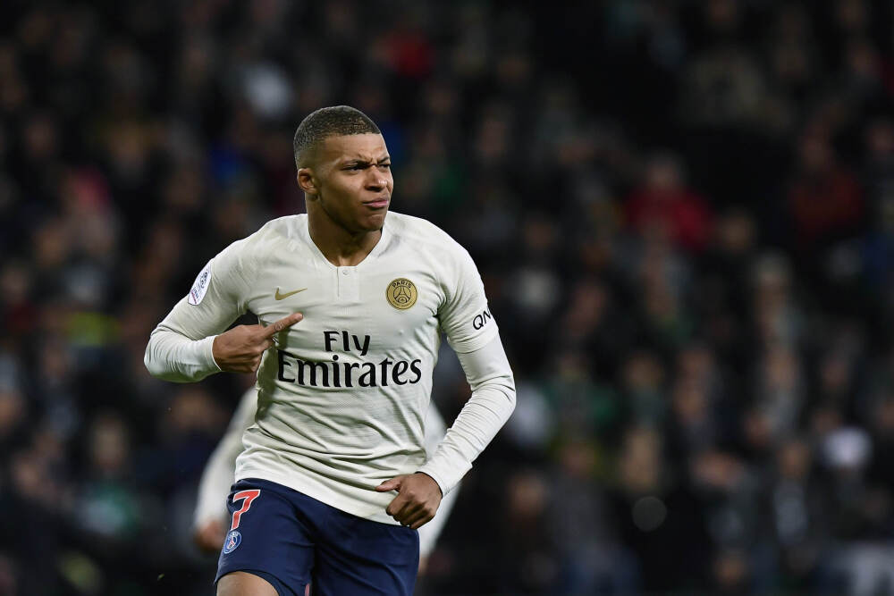左手囤石油, 右手卖电网! 李嘉诚家族的“神操作”, 你看懂了吗?